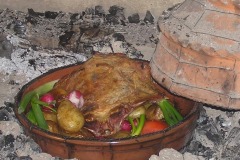 Roasted lamb under the bell